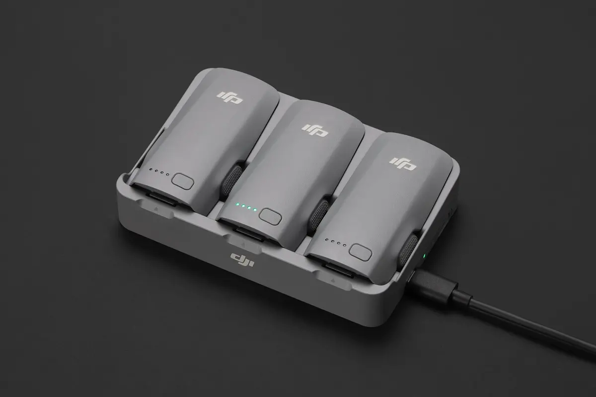 DJI Neo 2 Two-Way Charging Hub 9 DJI Neo 2 Two-Way Charging Hub charging batteries